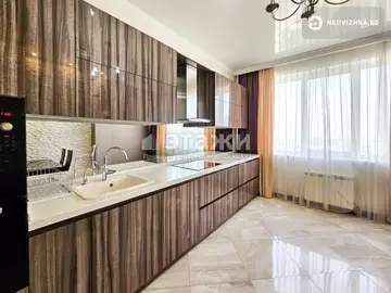 3-комнатная квартира, этаж 14 из 21, 130 м², на длительный срок