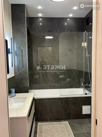 3-комнатная квартира, этаж 8 из 22, 110 м²