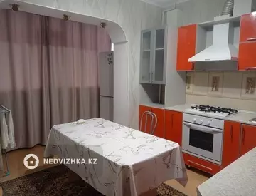 1-комнатная квартира, этаж 4 из 6, 44 м², посуточно