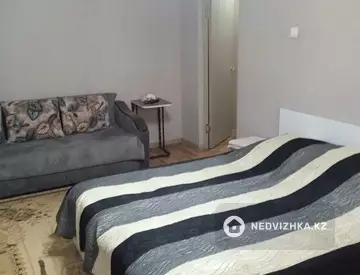 1-комнатная квартира, этаж 1 из 3, 37 м², посуточно