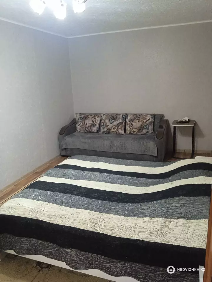 37 м², 1-комнатная квартира, этаж 1 из 3, 37 м², посуточно, изображение - 1