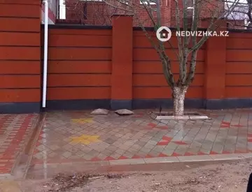 2-комнатный дом, 10 соток, 240 м²