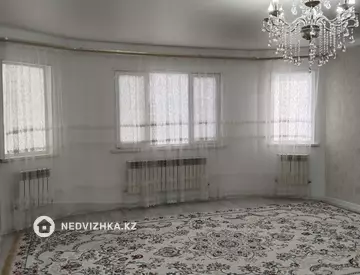 4-комнатный дом, 10 соток, 196 м²