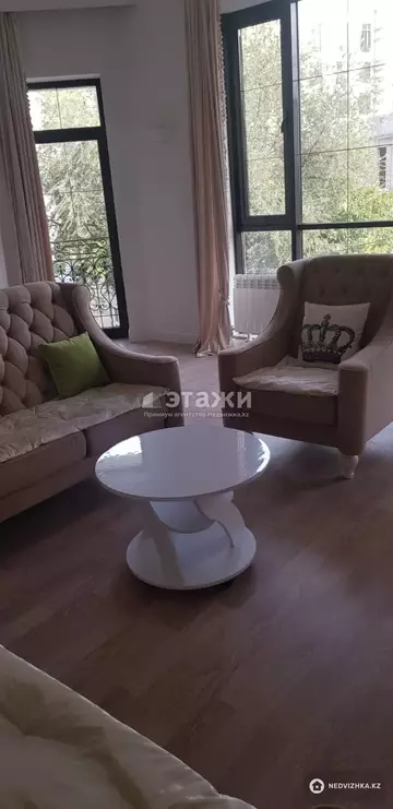 2-комнатная квартира, этаж 3 из 7, 82 м², на длительный срок