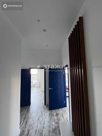 2-комнатная квартира, этаж 8 из 10, 100 м²