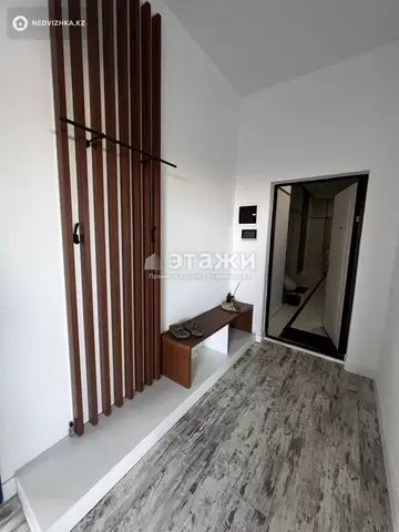 2-комнатная квартира, этаж 8 из 10, 100 м²