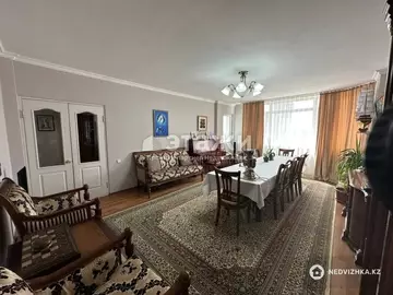 4-комнатная квартира, этаж 8 из 9, 112 м²