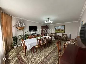 4-комнатная квартира, этаж 8 из 9, 112 м²