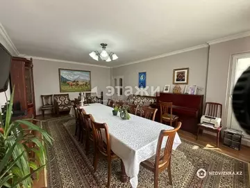 4-комнатная квартира, этаж 8 из 9, 112 м²