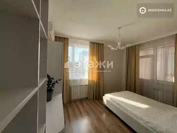 4-комнатная квартира, этаж 7 из 23, 104 м²