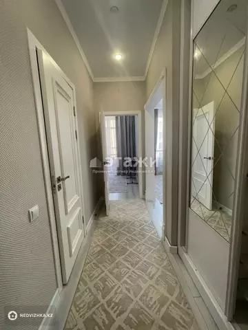 2-комнатная квартира, этаж 10 из 10, 38 м²