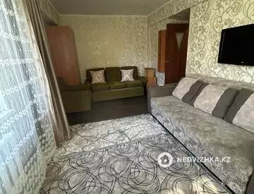 2-комнатная квартира, этаж 3 из 5, 42 м²