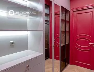 3-комнатная квартира, этаж 2 из 3, 131 м²