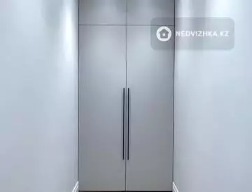 3-комнатная квартира, этаж 2 из 3, 131 м²