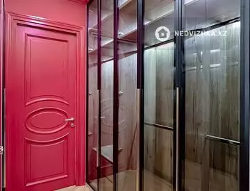 3-комнатная квартира, этаж 2 из 3, 131 м²