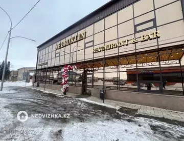 Здание, 2 этажа, 725 м²