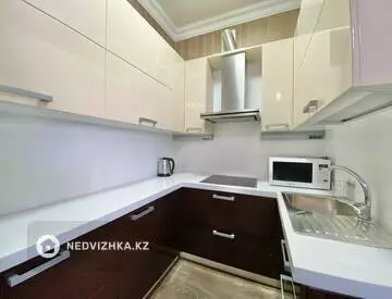 3-комнатная квартира, этаж 8 из 10, 86 м²