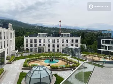 5-комнатная квартира, этаж 3 из 4, 339 м²