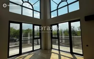 7-комнатная квартира, этаж 1 из 6, 290 м²