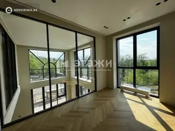 7-комнатная квартира, этаж 1 из 6, 290 м²