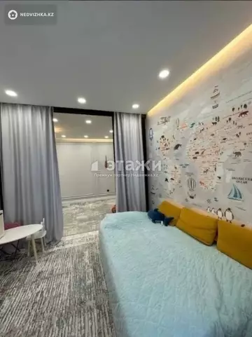 4-комнатная квартира, этаж 9 из 9, 77 м²