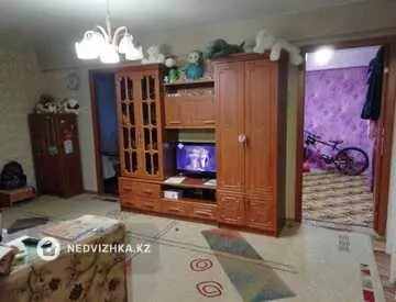 3-комнатная квартира, этаж 4 из 5, 52 м²