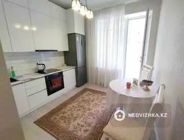 2-комнатная квартира, этаж 6 из 9, 55 м², на длительный срок