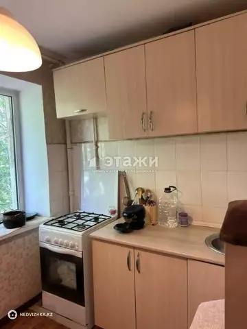 2-комнатная квартира, этаж 2 из 4, 42 м²