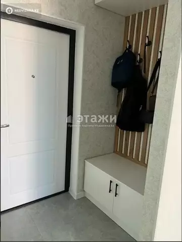2-комнатная квартира, этаж 9 из 17, 42 м²