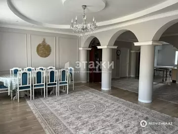 4-комнатная квартира, этаж 4 из 5, 130 м²