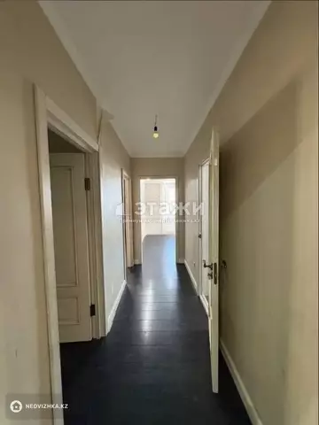 5-комнатная квартира, этаж 11 из 20, 200 м²