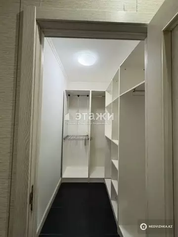 5-комнатная квартира, этаж 11 из 20, 200 м²