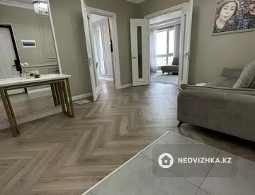 4-комнатная квартира, этаж 8 из 21, 132 м²