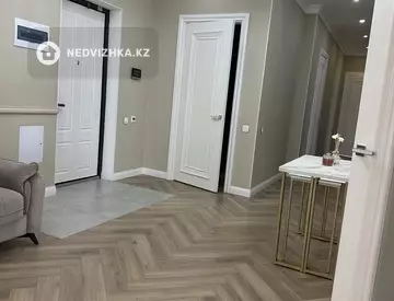 4-комнатная квартира, этаж 8 из 21, 132 м²