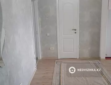 2-комнатная квартира, этаж 13 из 17, 60 м², на длительный срок