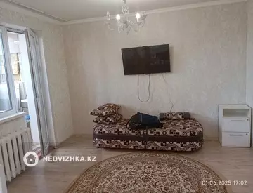 2-комнатная квартира, этаж 13 из 17, 60 м², на длительный срок