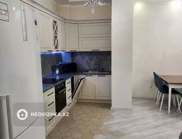 3-комнатная квартира, этаж 11 из 13, 77 м², на длительный срок