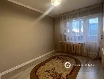 4-комнатная квартира, этаж 4 из 5, 59 м²