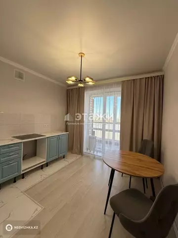 1-комнатная квартира, этаж 10 из 12, 39 м²