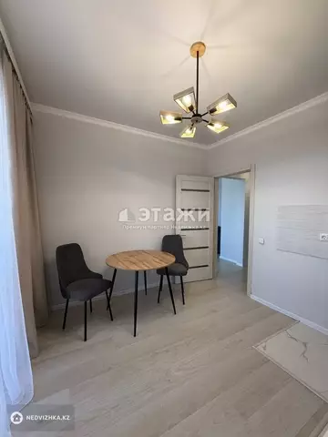 1-комнатная квартира, этаж 10 из 12, 39 м²