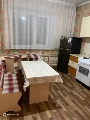 1-комнатная квартира, этаж 10 из 12, 49 м²