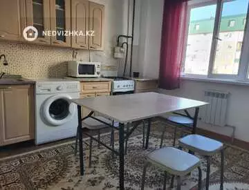 1-комнатная квартира, этаж 2 из 6, 40 м², на длительный срок