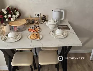 1-комнатная квартира, этаж 3 из 10, 38 м²
