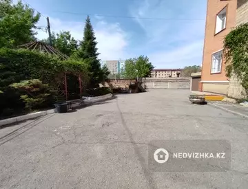 4-комнатная квартира, этаж 1 из 4, 140 м²