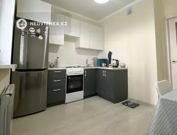 1-комнатная квартира, этаж 3 из 9, 38 м²