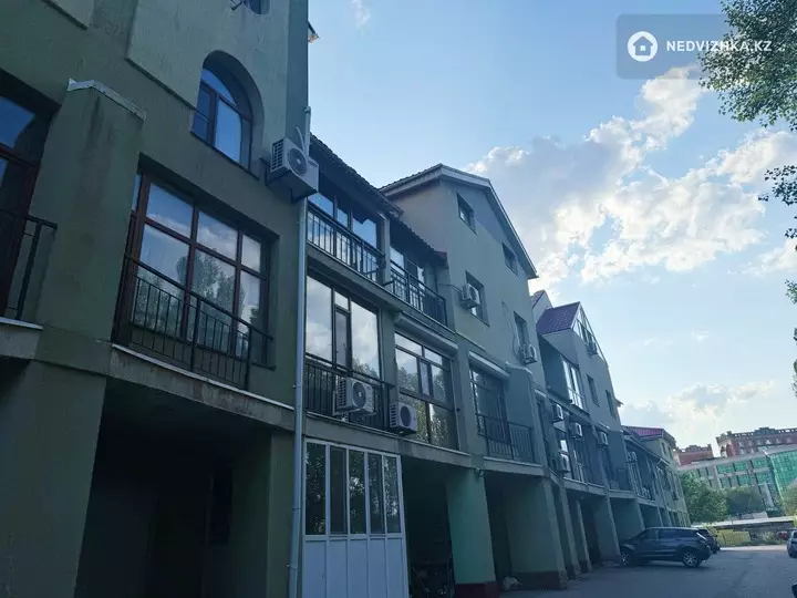 62.4 м², 1-комнатная квартира, этаж 1 из 4, 62 м², изображение - 1