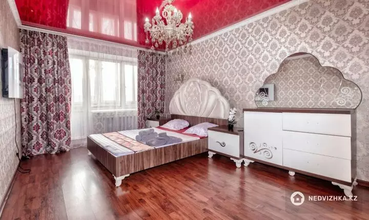 60 м², 2-комнатная квартира, этаж 3 из 10, 60 м², посуточно, изображение - 1