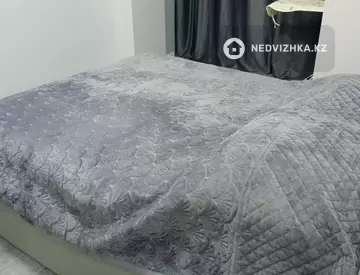 2-комнатная квартира, этаж 5 из 17, 55 м², посуточно