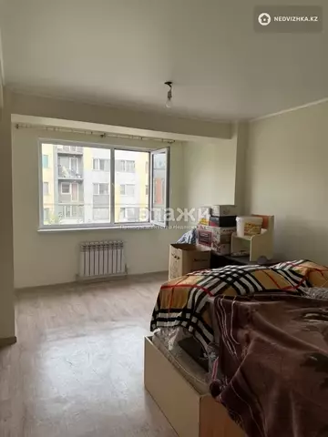 3-комнатная квартира, этаж 2 из 10, 77 м²
