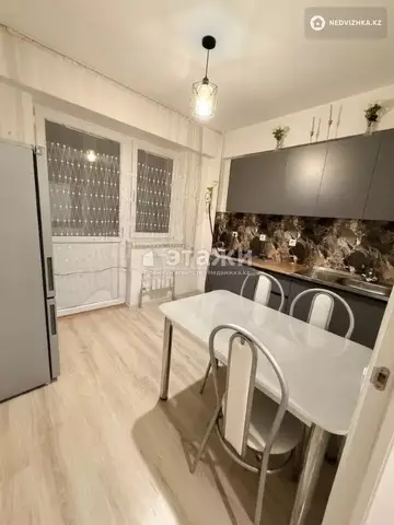 1-комнатная квартира, этаж 3 из 5, 37 м²
